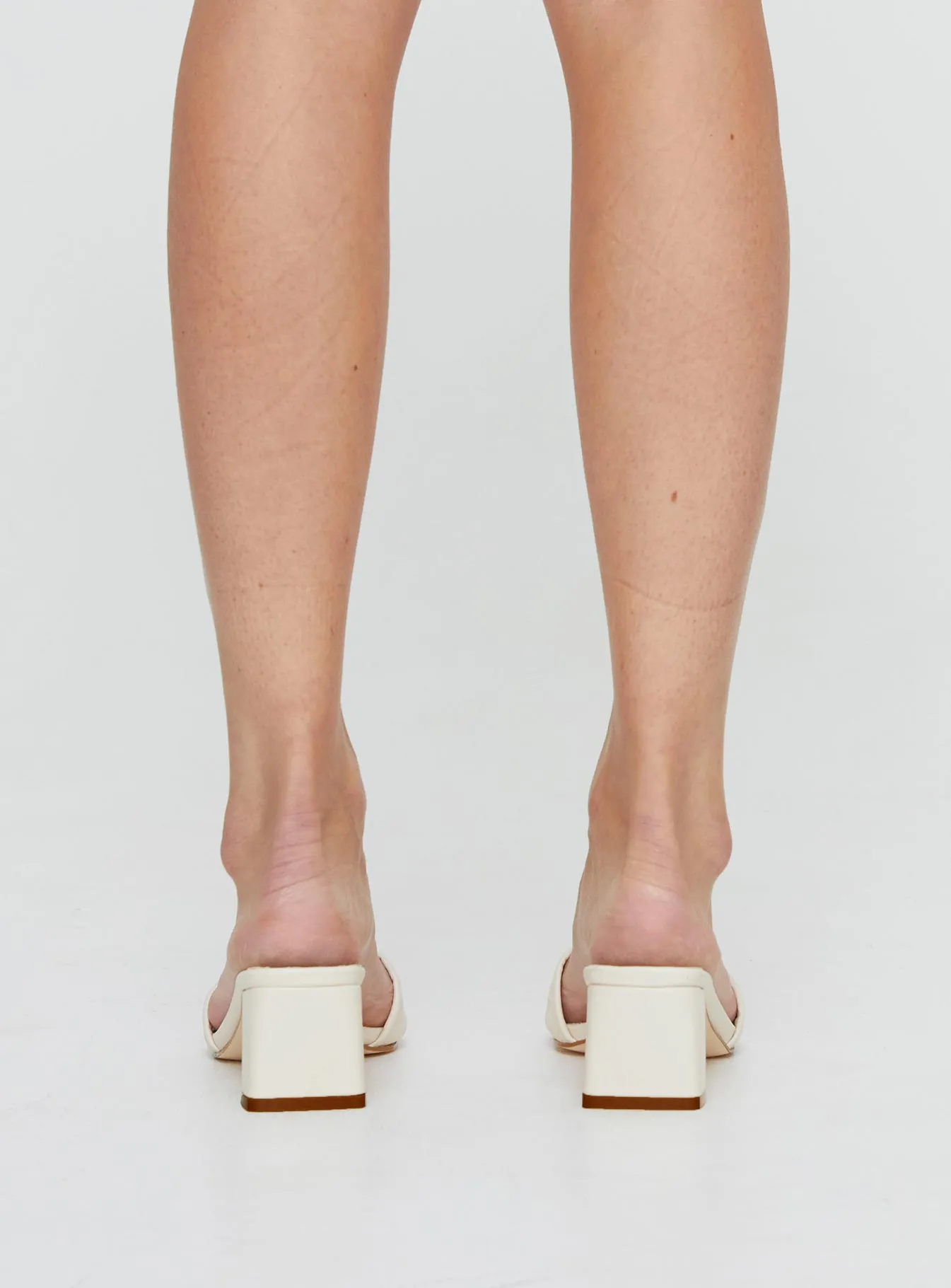 Billini Amira Heels Bone