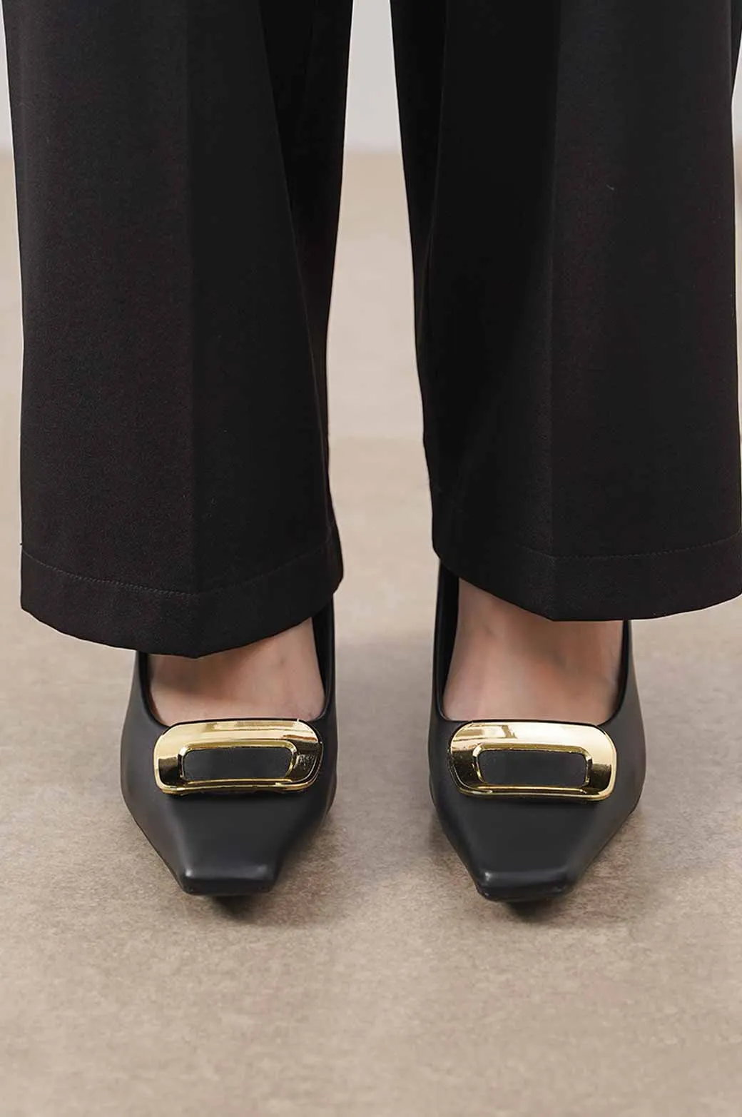 HEELS WITH BUCKLE