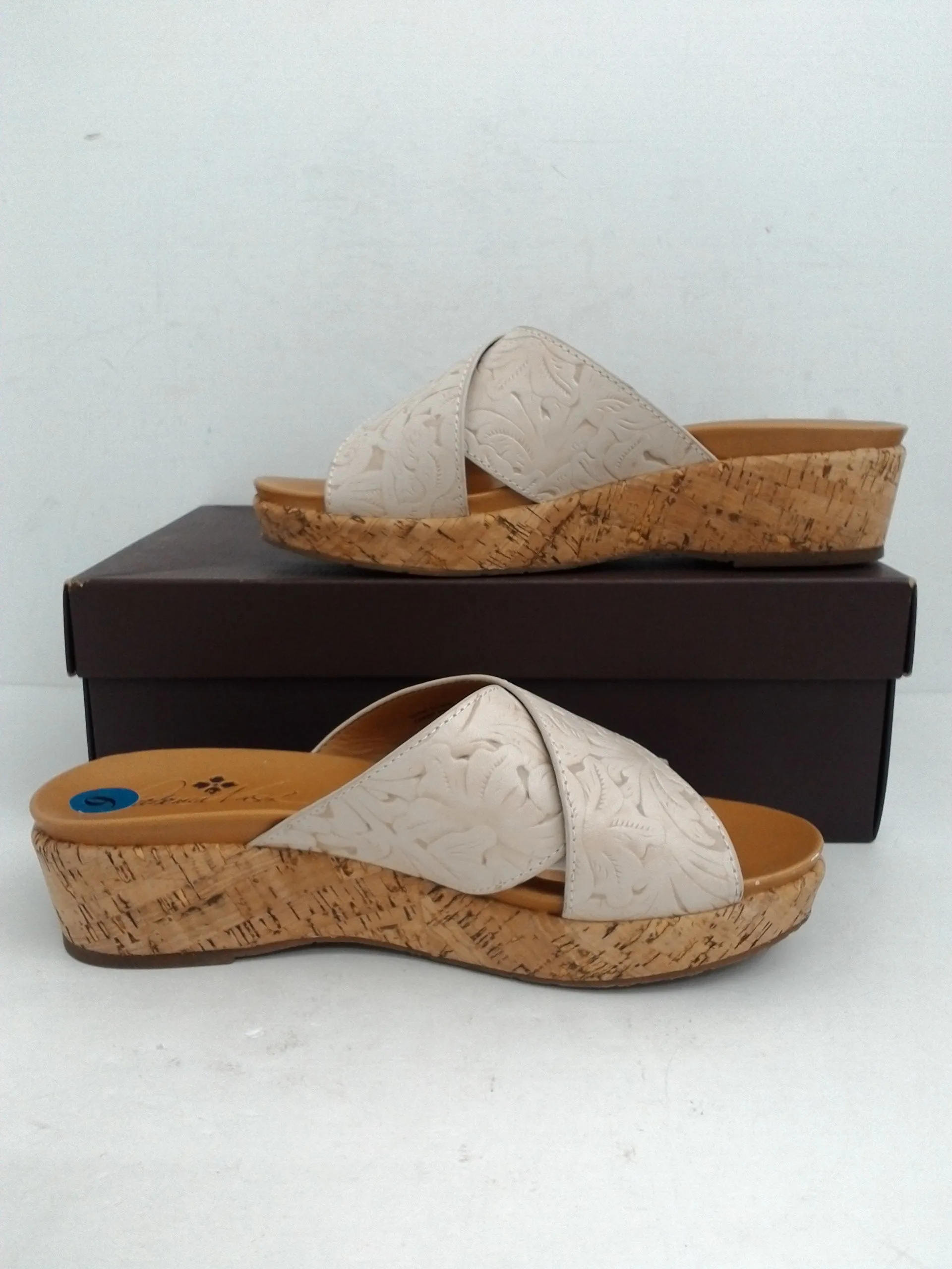 Patricia Nash Women's Luca White Leather Size 9 M